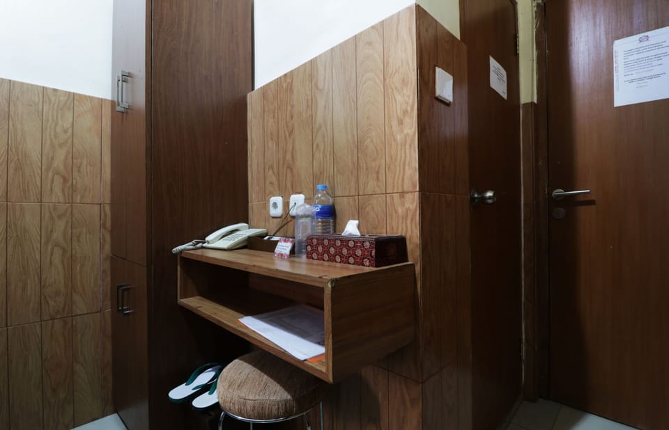 Superior Room - Single Bed | Bathroom | Shower, towels