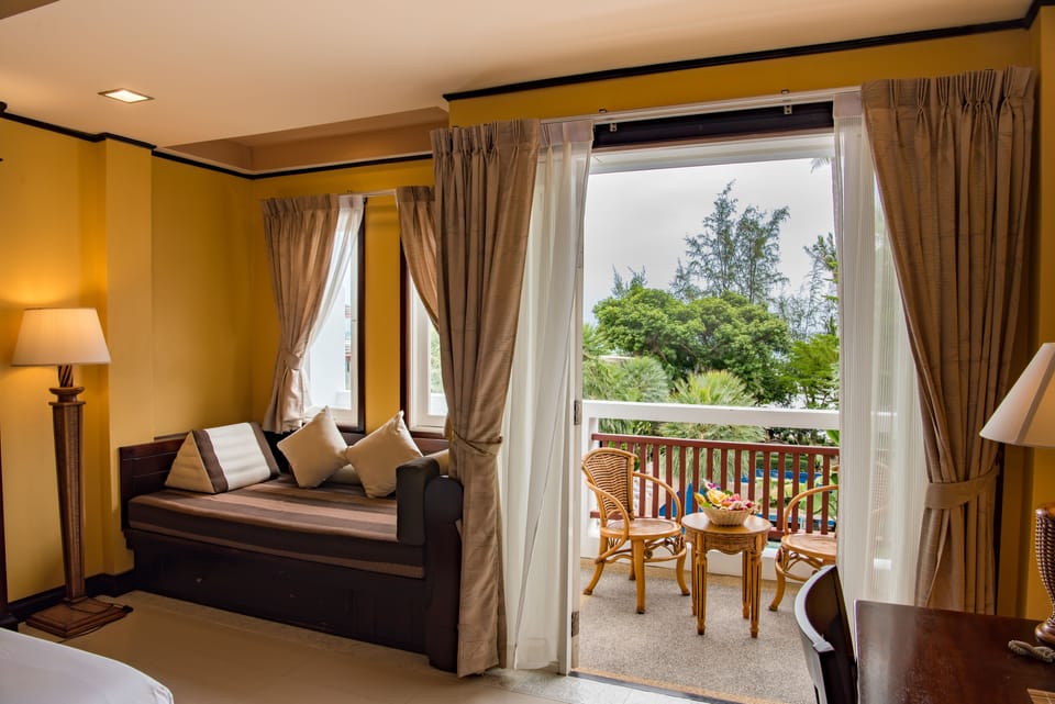 Deluxe Room, Sea View | Balcony