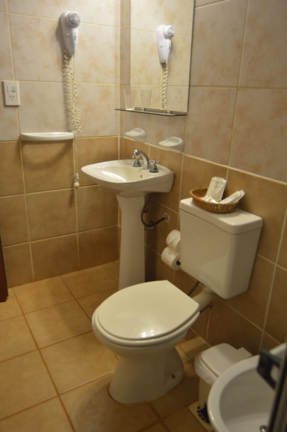 Shower, bidet, towels