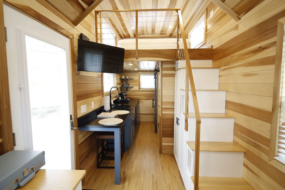 The Scuppernong (Pet Friendly) | 1 bedroom, iron/ironing board, WiFi (free), individually decorated