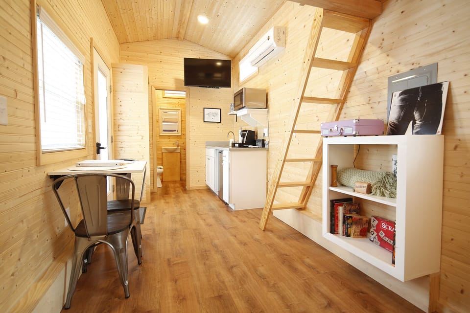 Trent | 1 bedroom, iron/ironing board, WiFi (free), individually decorated