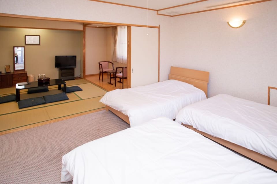 Japanese Western Style Suite Room, Shared Bathroom | WiFi (free)