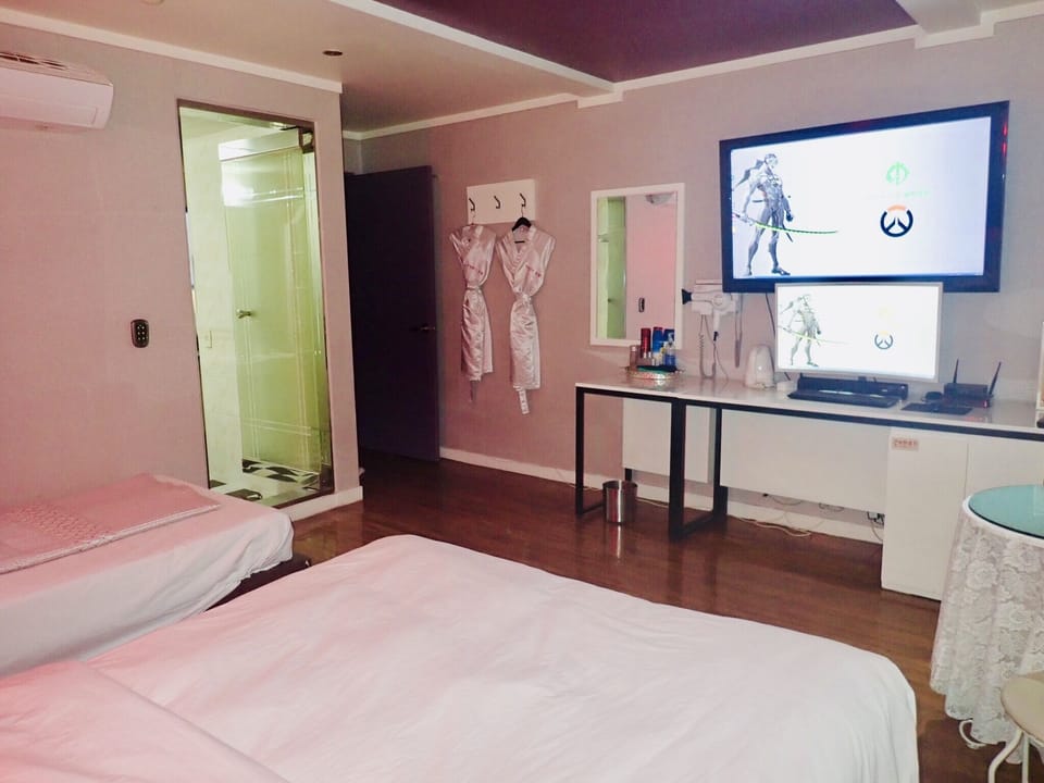 Twin Room | Room amenity