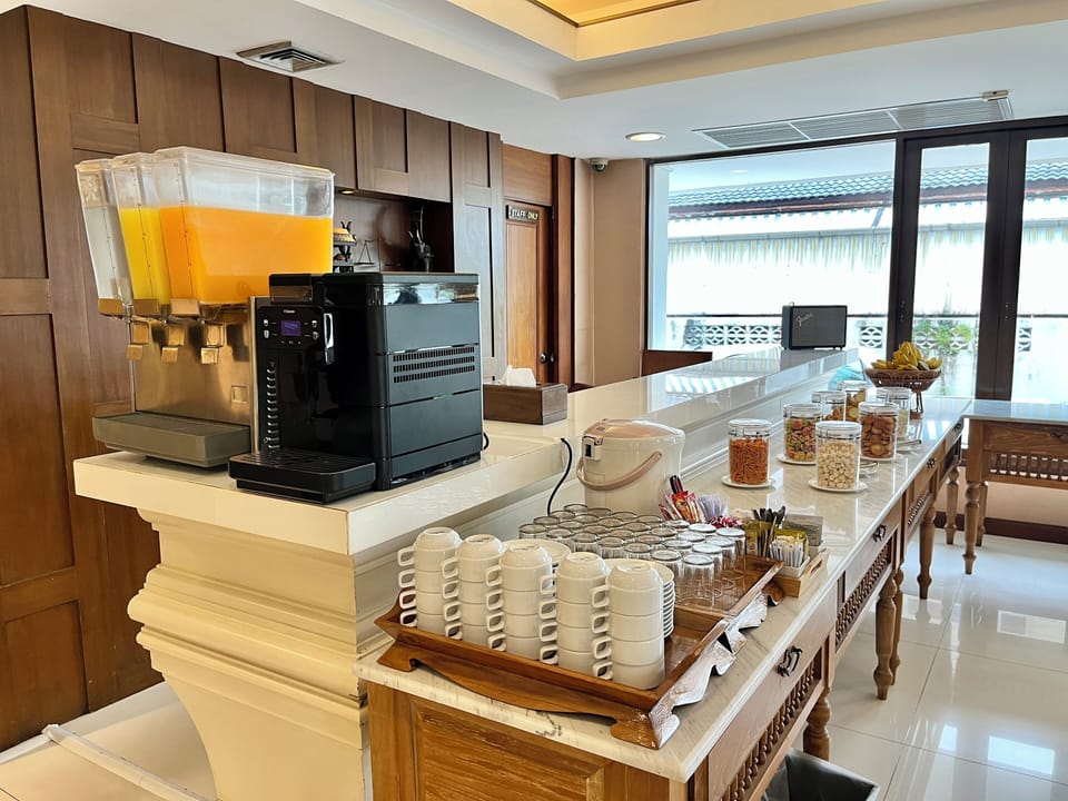 Snack bar