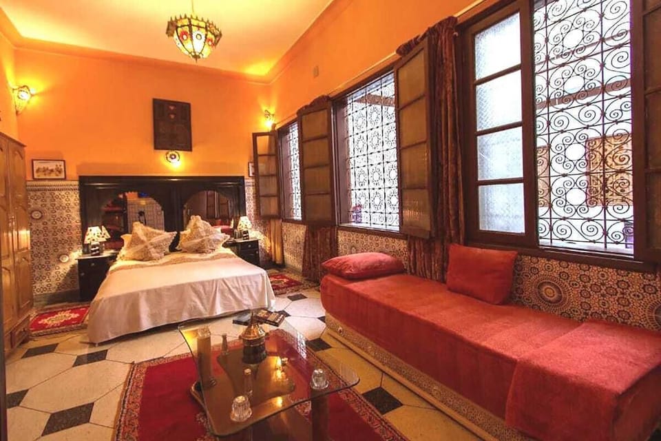 Safae Suite Deluxe | Blackout drapes, soundproofing, iron/ironing board (on request)