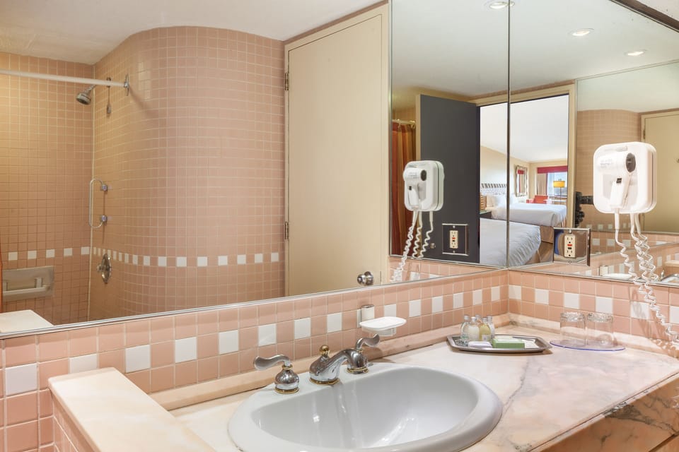 Combined shower/tub, eco-friendly toiletries, hair dryer, towels