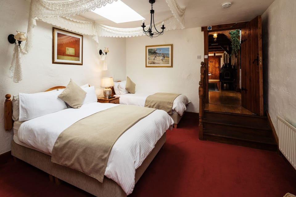 Standard Double or Twin Room | Desk, iron/ironing board, free WiFi, bed sheets