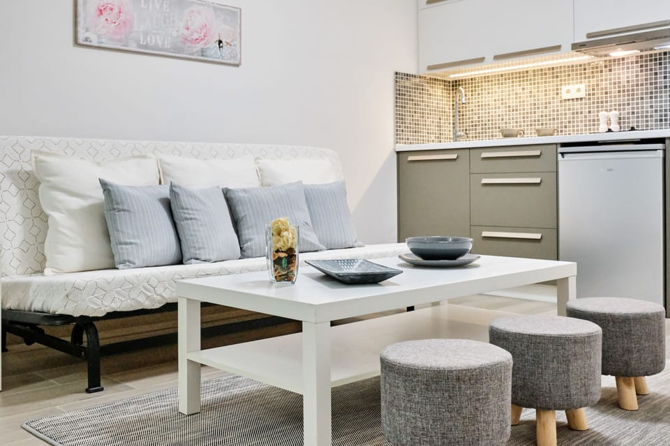 Junior Suite | Private kitchen | Fridge, stovetop, electric kettle, cookware/dishes/utensils
