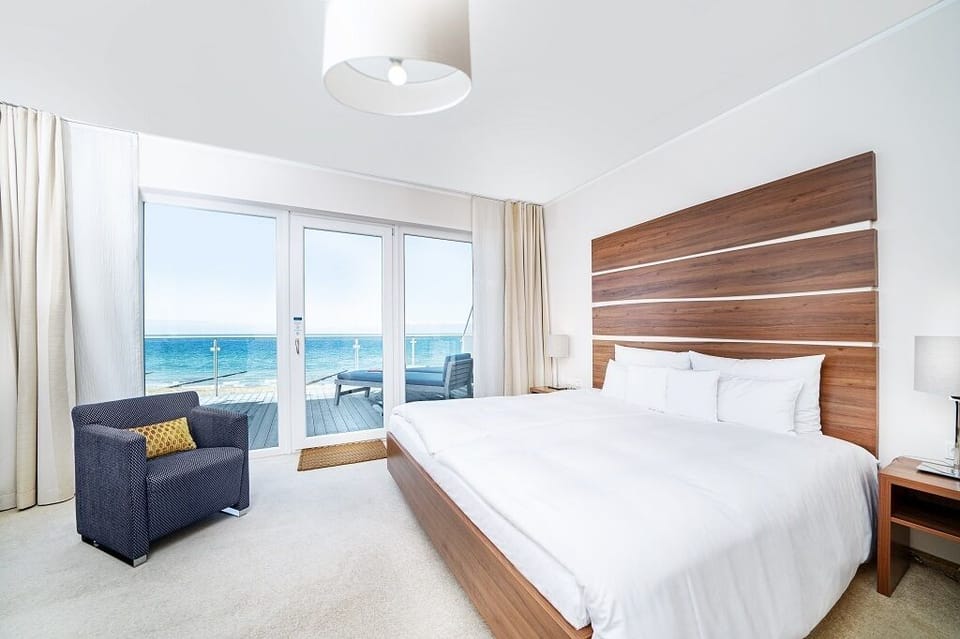 Premium Room | Free minibar, in-room safe, iron/ironing board, free WiFi