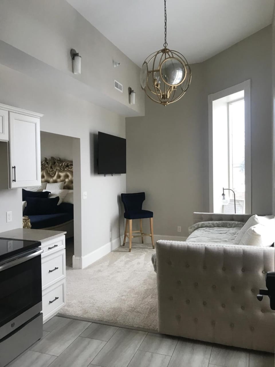 Symphony Suite | Living room | Smart TV