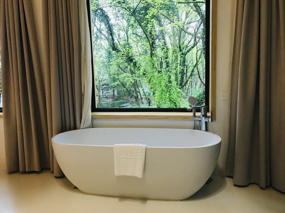 Private spa tub