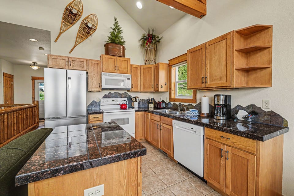 Condo, 2 Bedrooms | Private kitchen | Fridge, microwave, oven, dishwasher