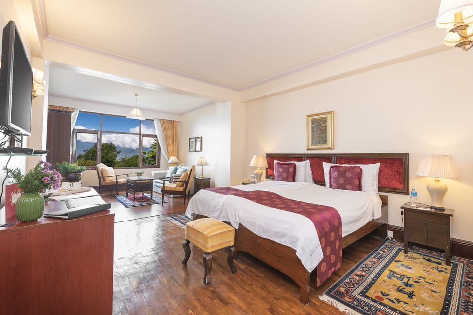Deluxe Suite | In-room safe, WiFi (free), individually decorated