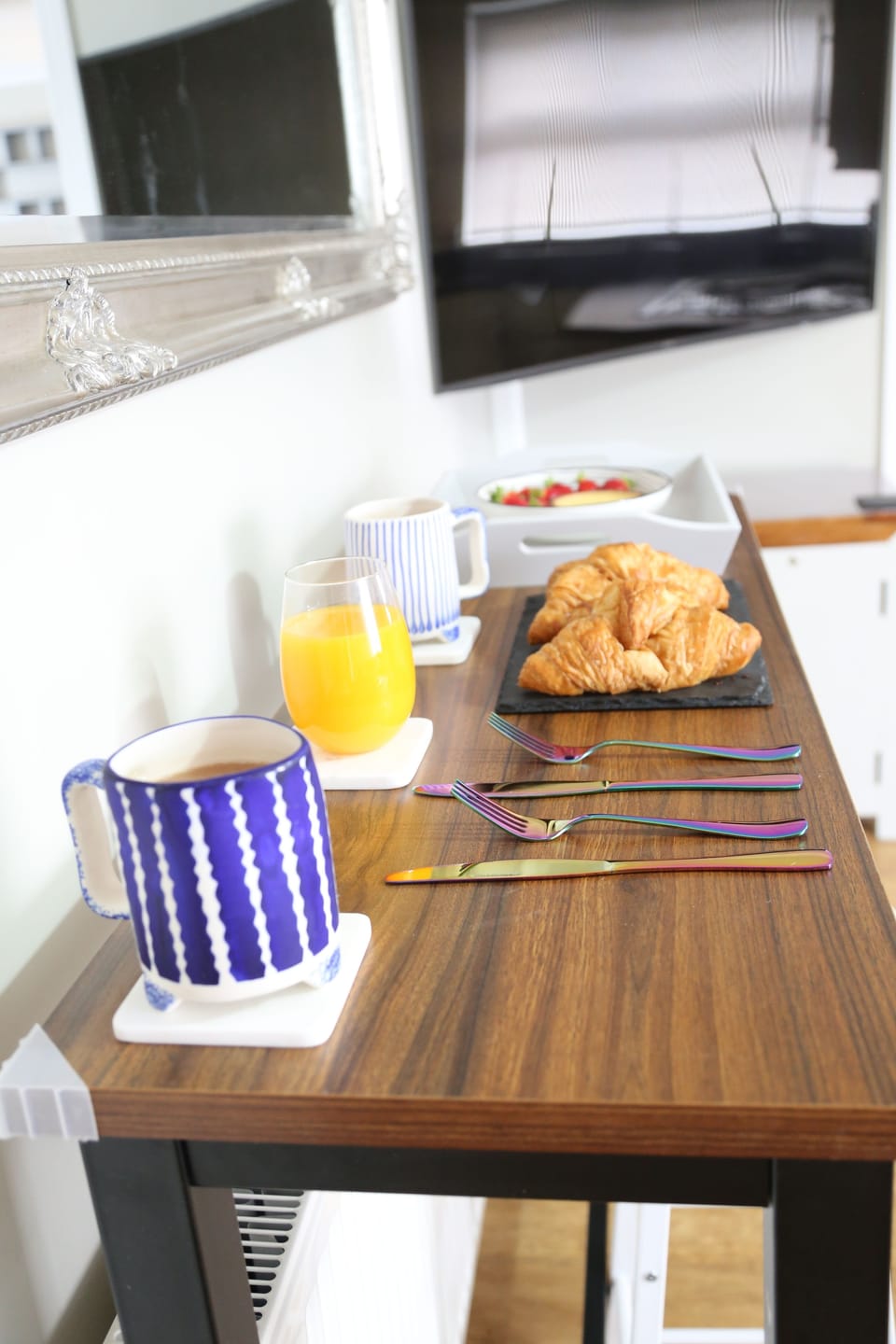 Deluxe Apartment, 1 Bedroom | In-room dining