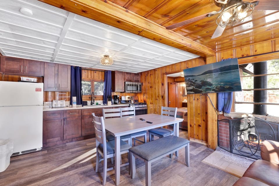 Cabin, Multiple Beds, Patio, Mountain View (451) | Private kitchen | Coffee/tea maker