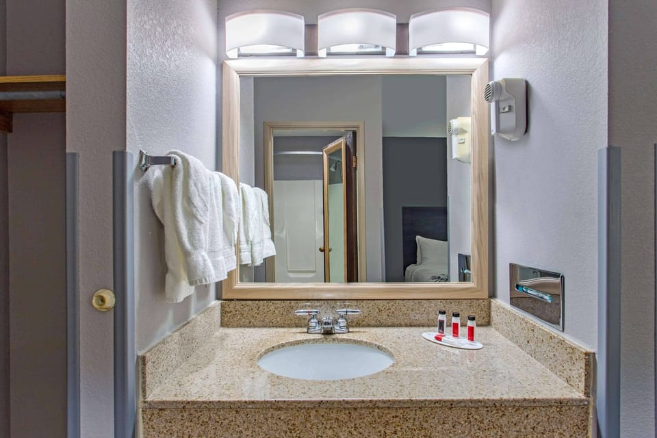 Free toiletries, towels