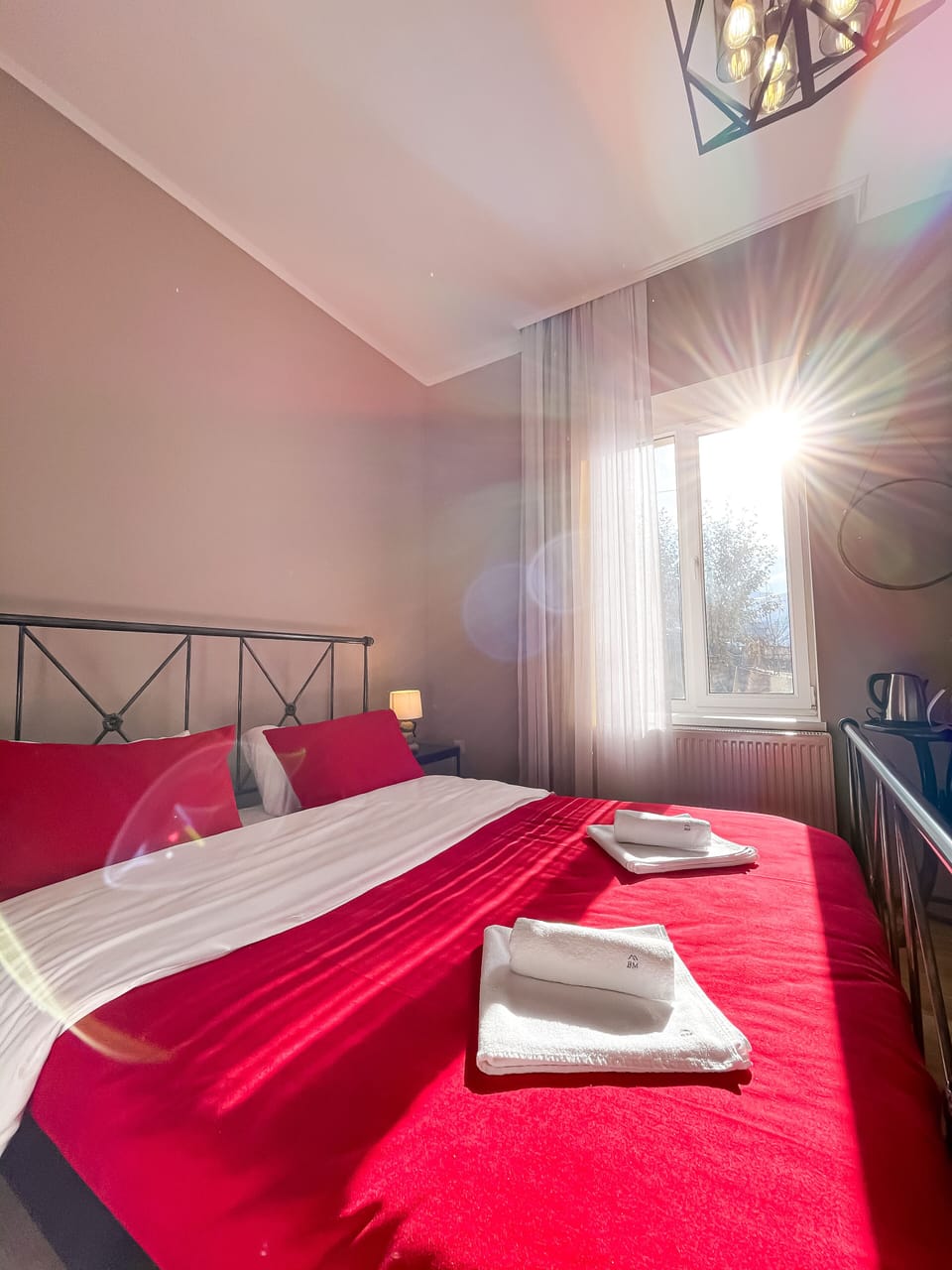 Standard Room, 1 Queen Bed, Garden View (4) | Pillowtop beds, soundproofing, free WiFi, bed sheets
