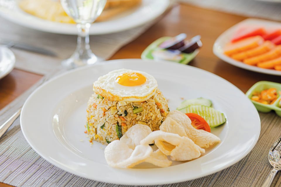 Daily local cuisine breakfast for a fee