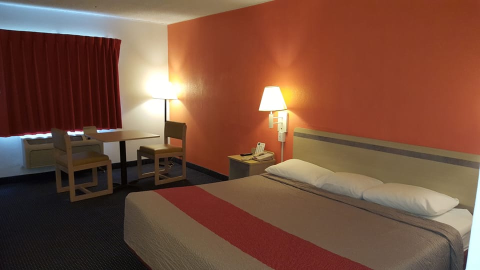 Desk, free WiFi, bed sheets