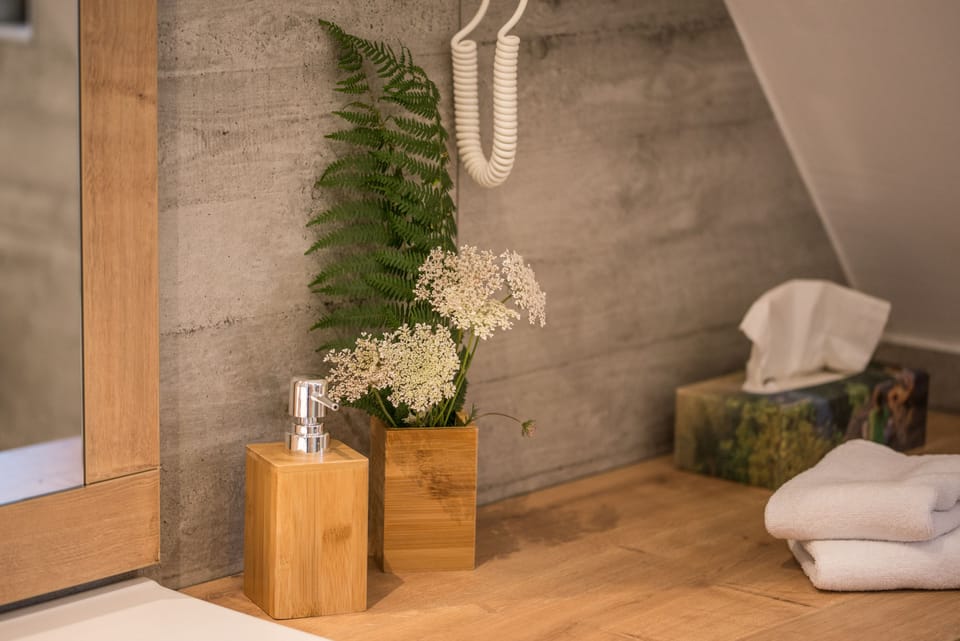 Bathroom amenities