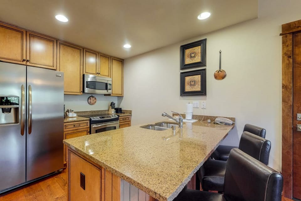 Condo (Breck_BlueSky_406) | Private kitchen