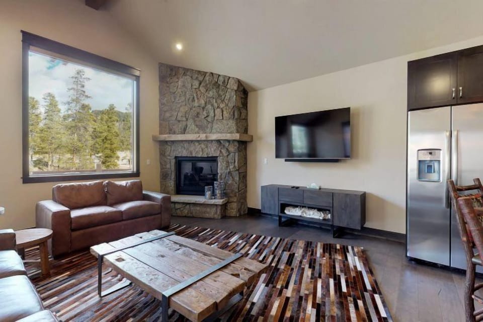 House (40-3_RiverRun_Townhome) | Exterior