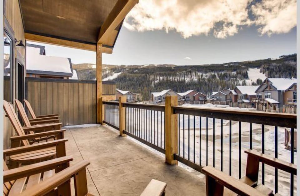House (40-4_RiverRun_Townhome) | Exterior