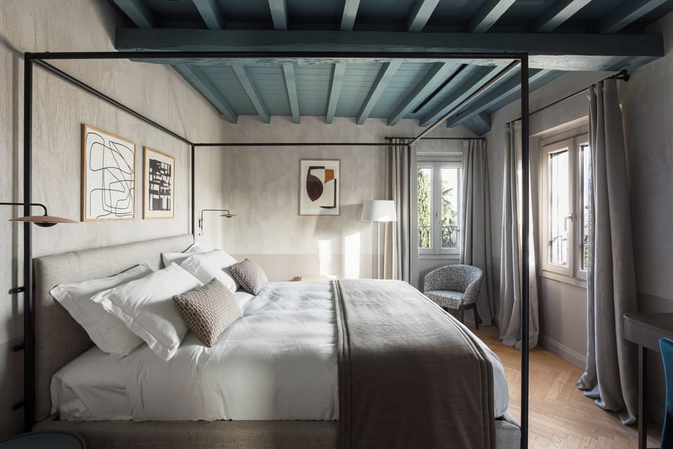 Superior Room (Villa) | Minibar, in-room safe, desk, soundproofing