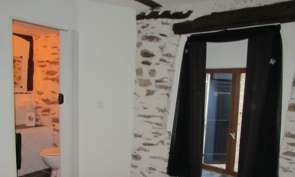 Double Room (Marilyn Monroe) | Hypo-allergenic bedding, free WiFi, bed sheets