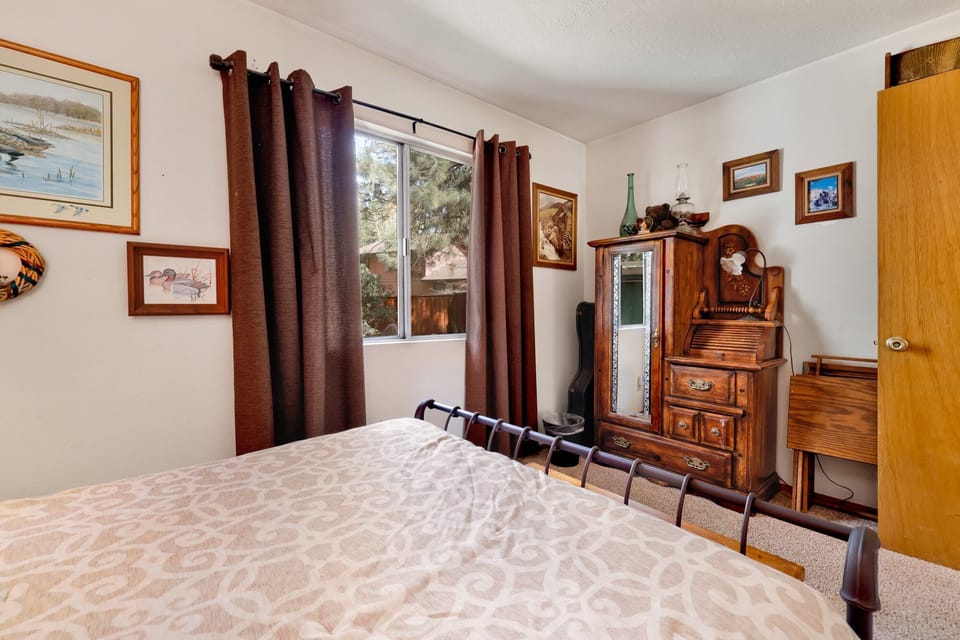 House, Multiple Beds, Patio, Mountain View (1426) | 3 bedrooms, individually decorated, individually furnished, bed sheets