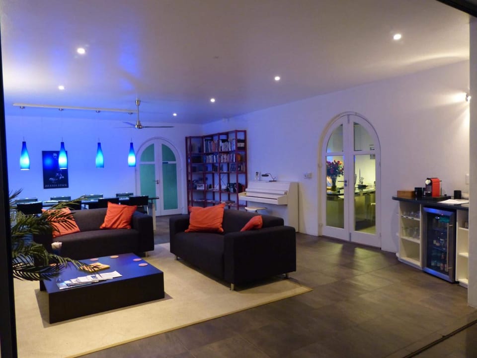 42-cm Smart TV with satellite channels