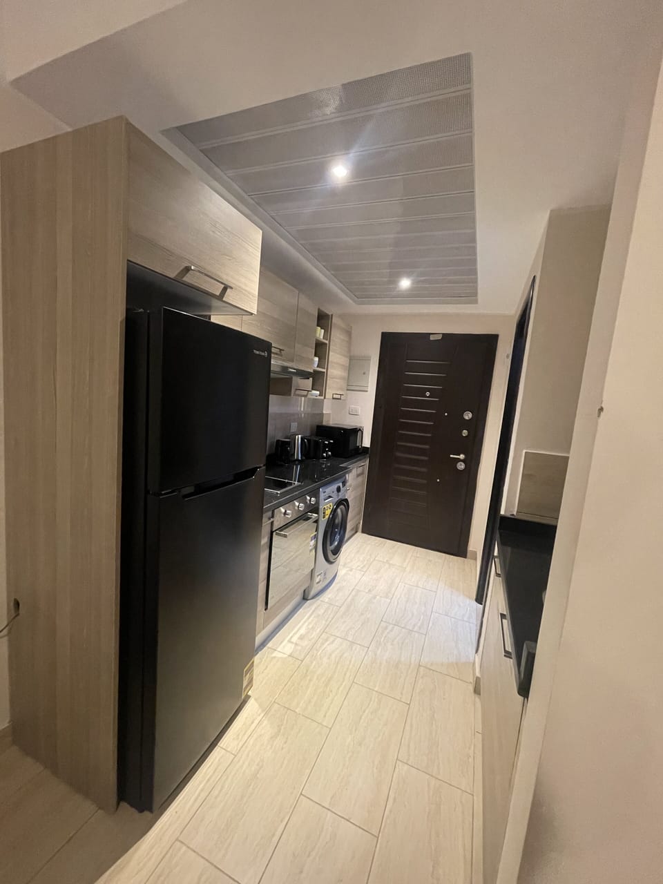 Studio Garden View 3315 | Private kitchen | Full-size fridge, microwave, stovetop, toaster