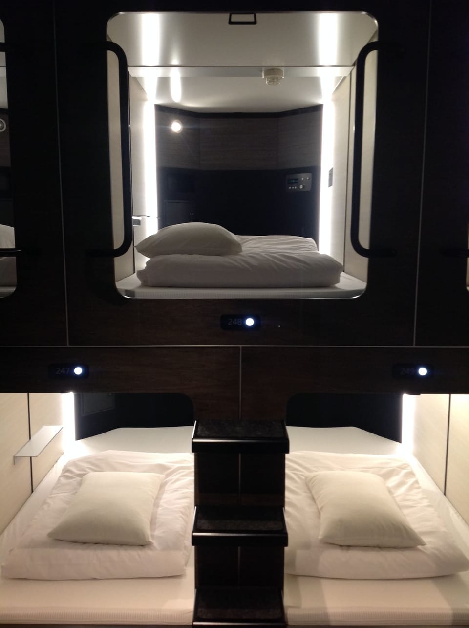 Cubic Room without Television, Men only | WiFi (free), bed sheets