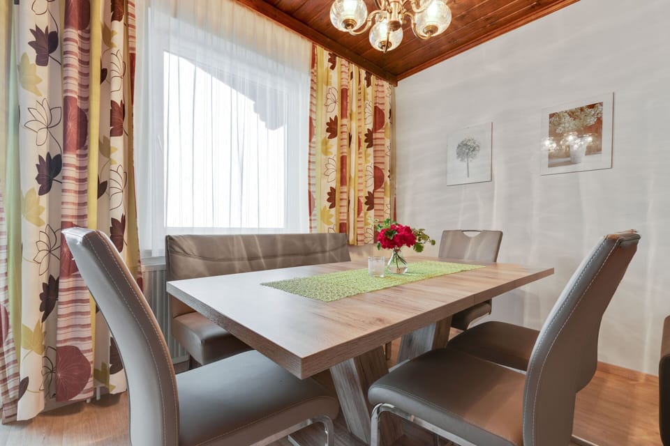 Apartment | Dining
