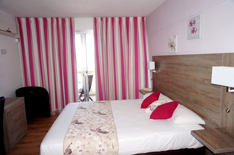 Double Room, Balcony, City View | Desk, iron/ironing board, free WiFi, wheelchair access