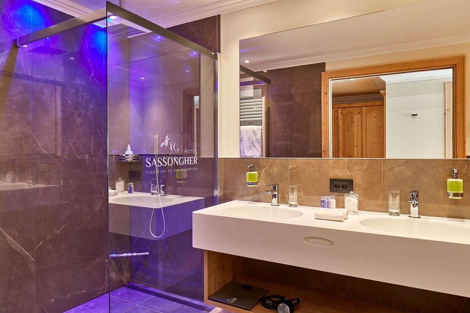 Studio Suite | Egyptian cotton sheets, premium bedding, down comforters, minibar