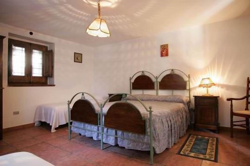 Triple Room | Cribs/infant beds, free WiFi, bed sheets