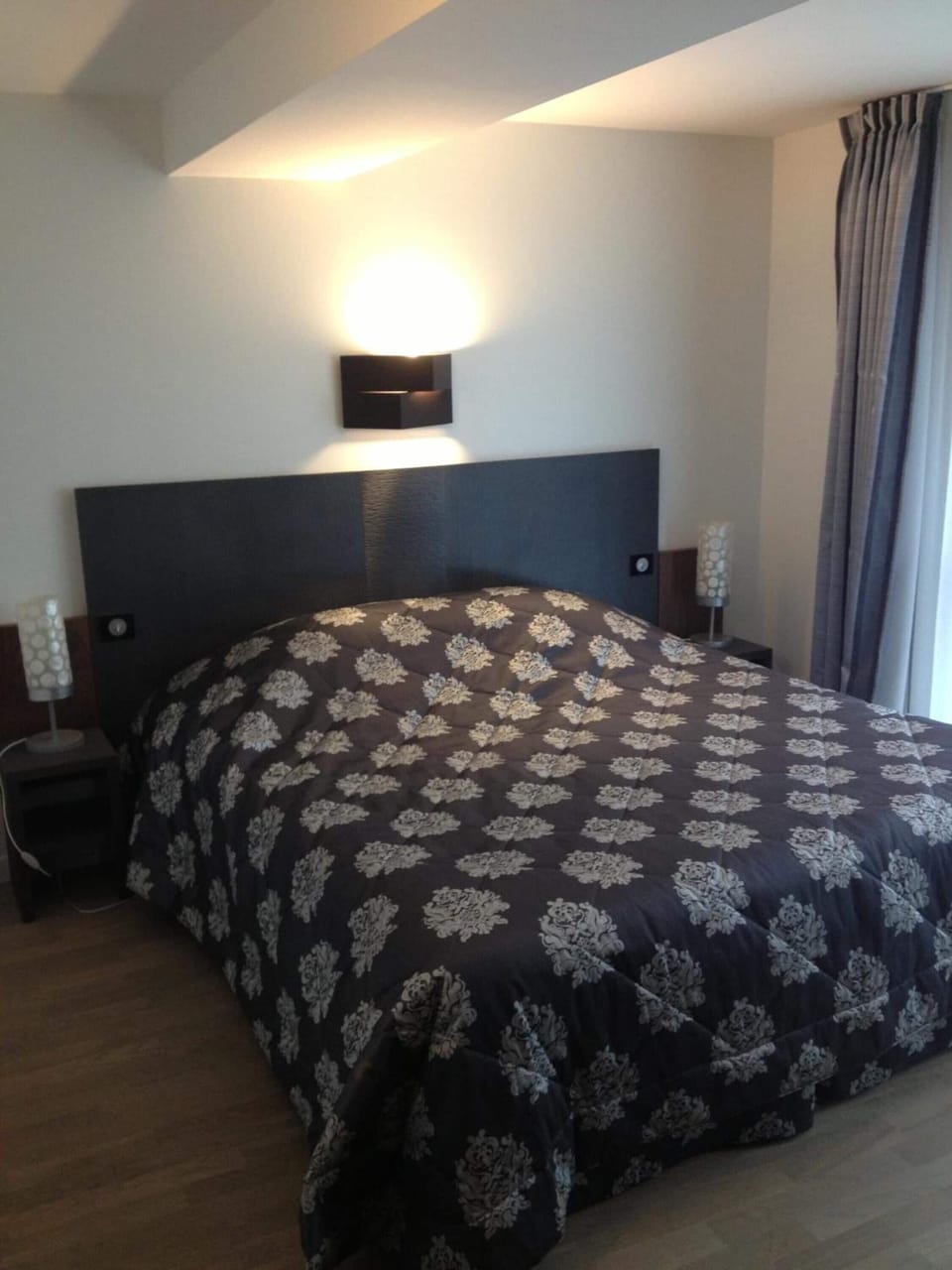 Double Room | Hypo-allergenic bedding, desk, free WiFi