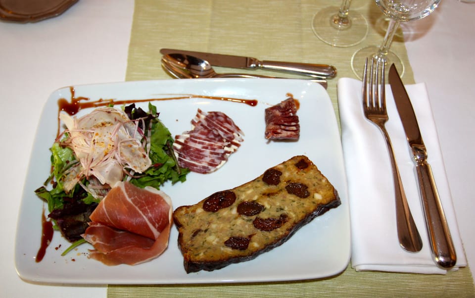 Breakfast, lunch, dinner served; French cuisine 