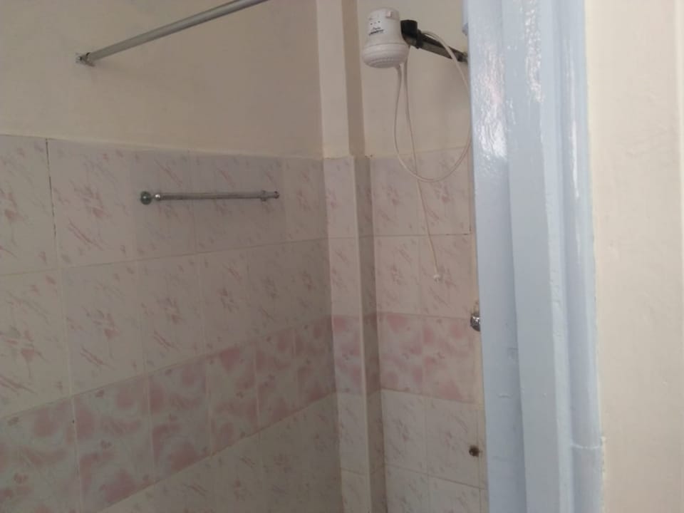 Standard Single Room | Bathroom shower