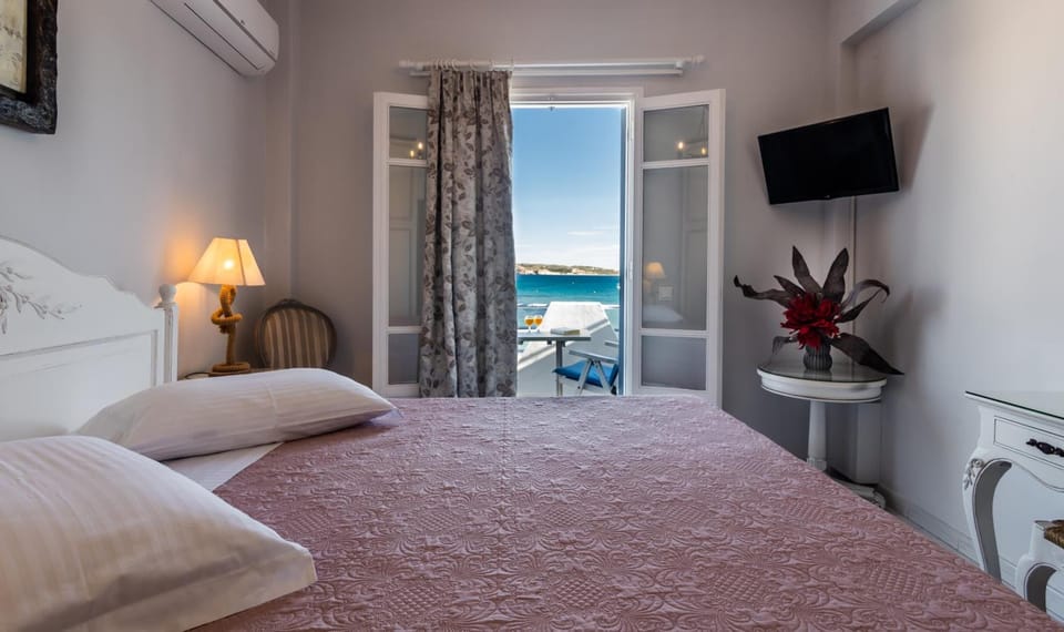 In-room safe, desk, laptop workspace, soundproofing