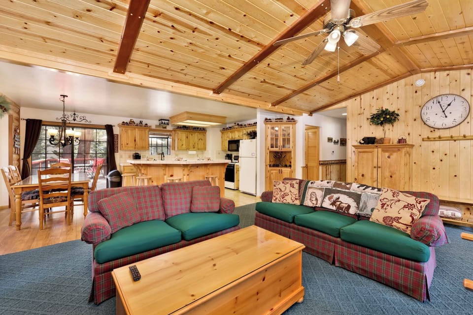 Cabin, Multiple Beds, Patio, Mountain View (1662) | Living area | Fireplace