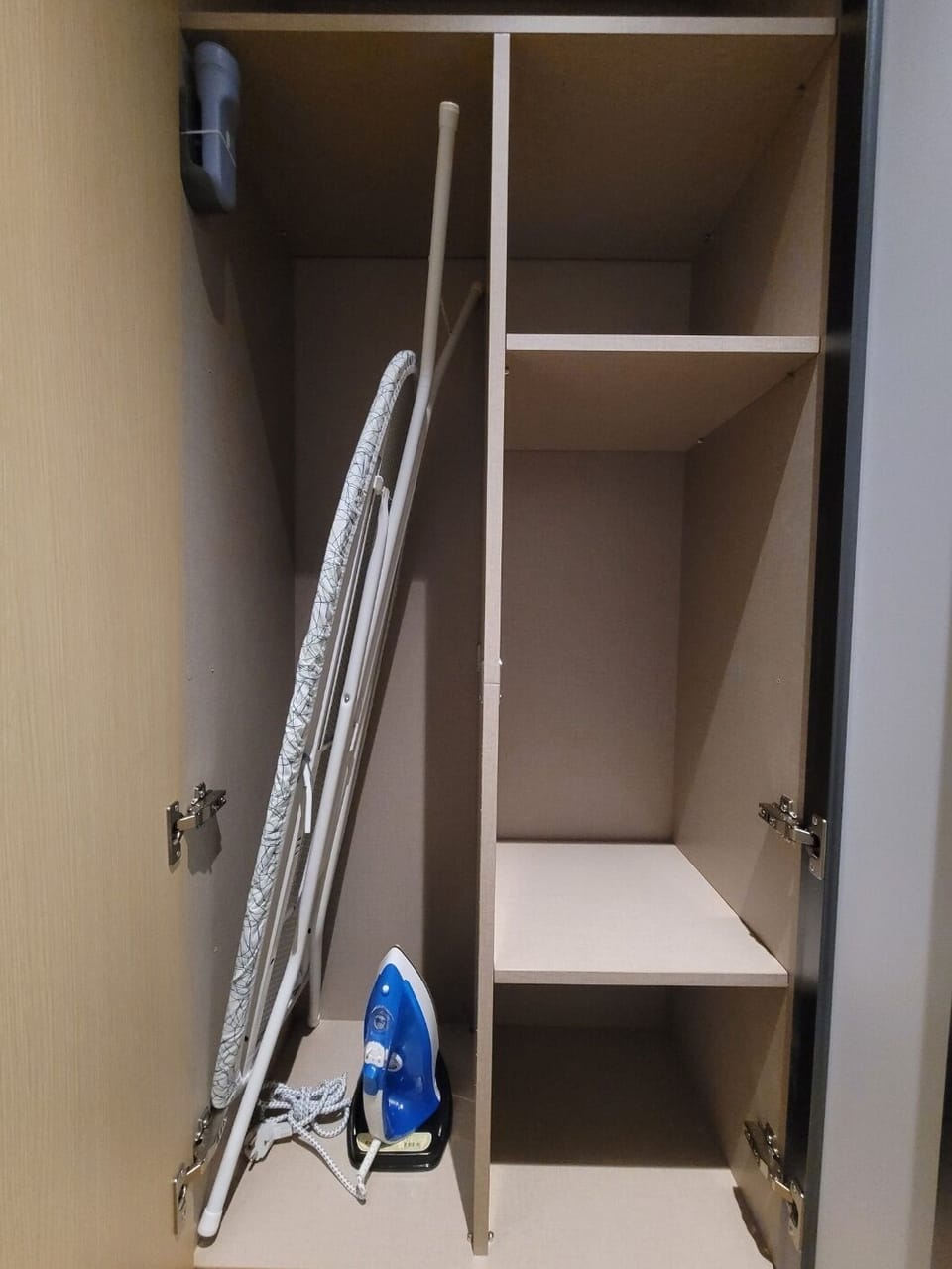 Desk, blackout drapes, free WiFi, bed sheets