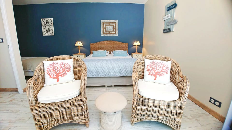 Family Room (Océan) | Individually decorated, individually furnished, soundproofing