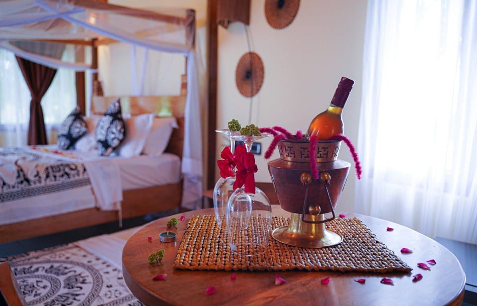 Deluxe Room, 1 Bedroom, Bathtub Grab Bars, Private Bathroom | Premium bedding, Select Comfort beds, in-room safe