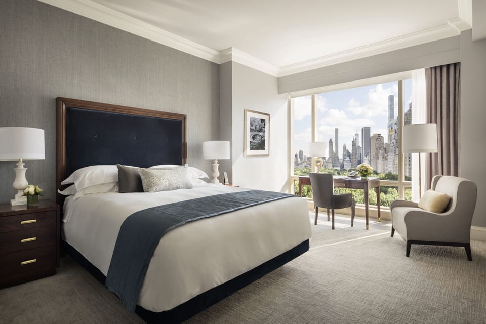 Deluxe Room, Park View | Premium bedding, in-room safe, desk, blackout drapes