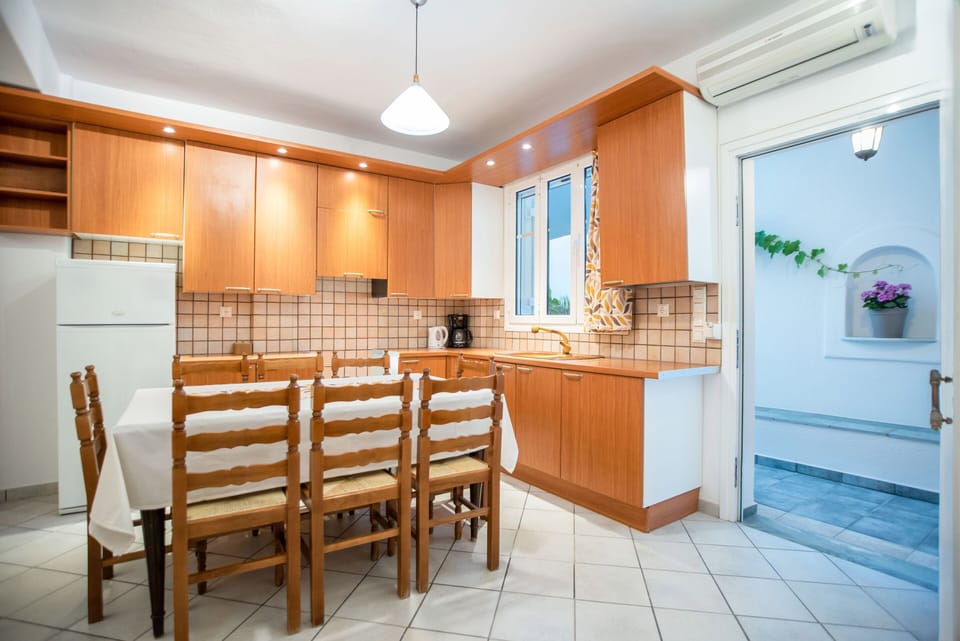 Standard Apartment, 3 Bedrooms, Non Smoking, Refrigerator (First Floor, 7-9 adults) | Individually decorated, individually furnished, free WiFi, bed sheets