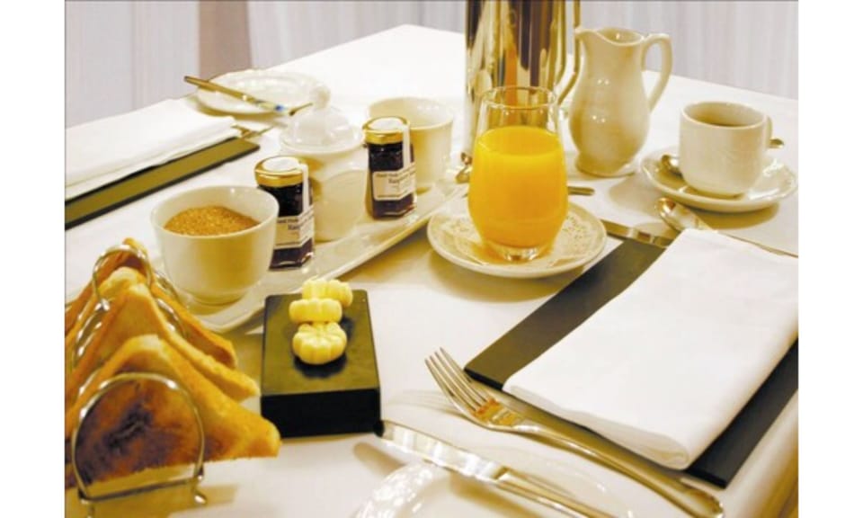 Free daily full breakfast