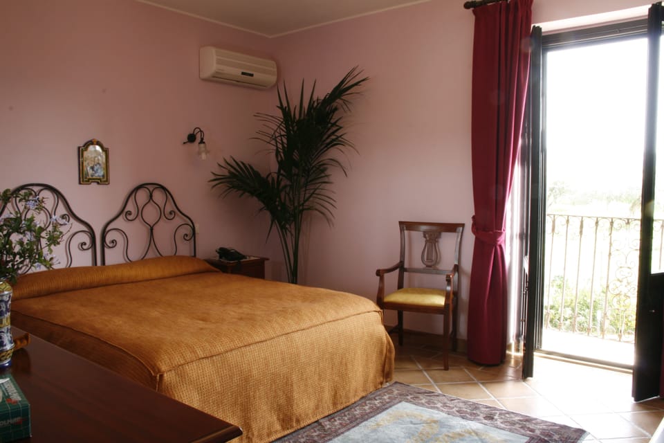 Double Room | Premium bedding, minibar, in-room safe, desk