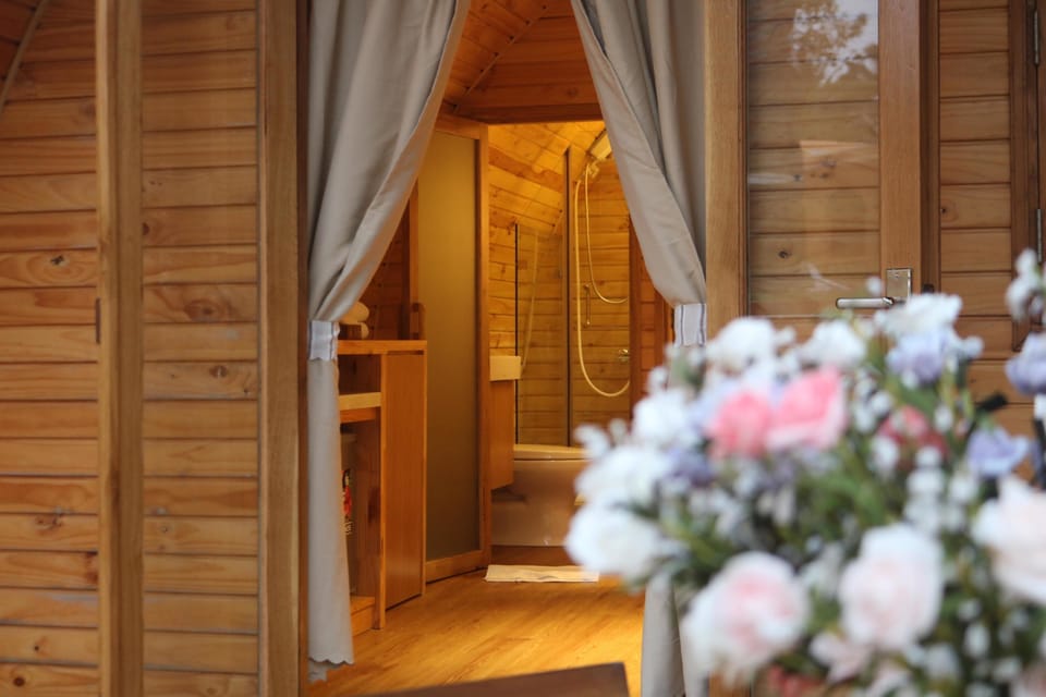 Superior Bungalow, Pool & Garden View | Bathroom | Shower, rainfall showerhead, designer toiletries, hair dryer